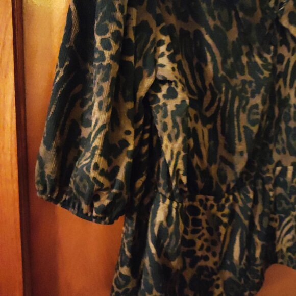 Animal print top - Picture 4 of 6